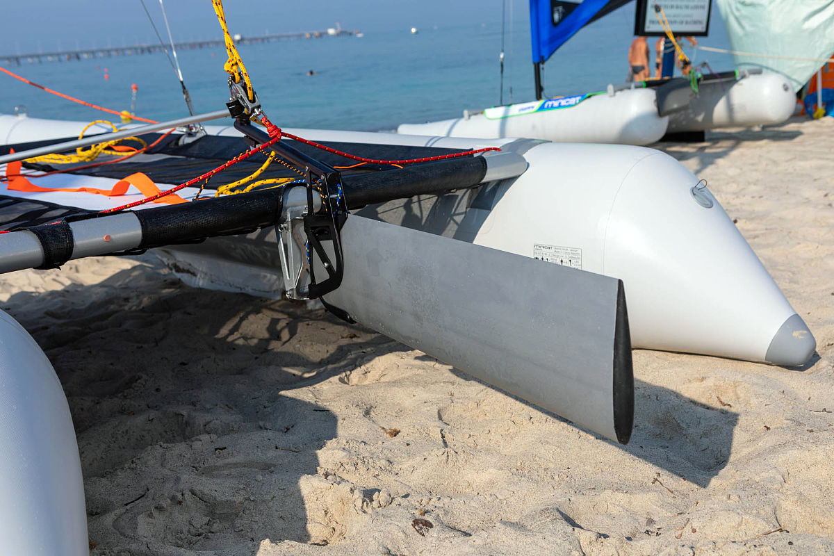 MINICAT-CECINA2021 MiniCat 420 Instinct - Imagen 2